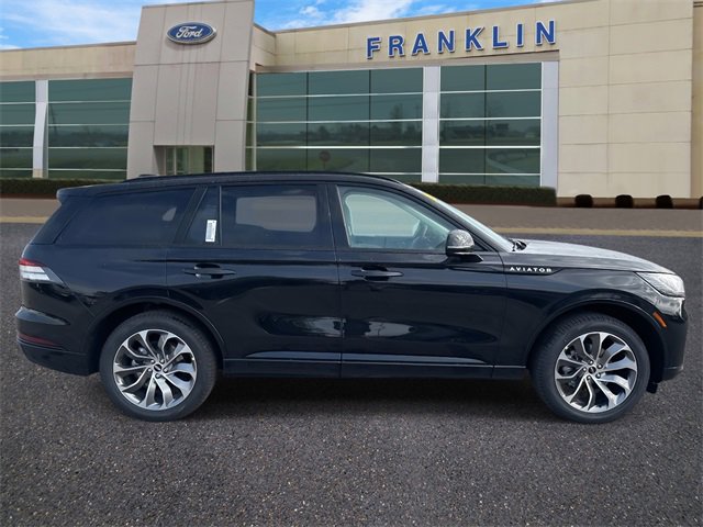 New 2025 Lincoln Aviator AWD w/ Jet Appearance Package image 8
