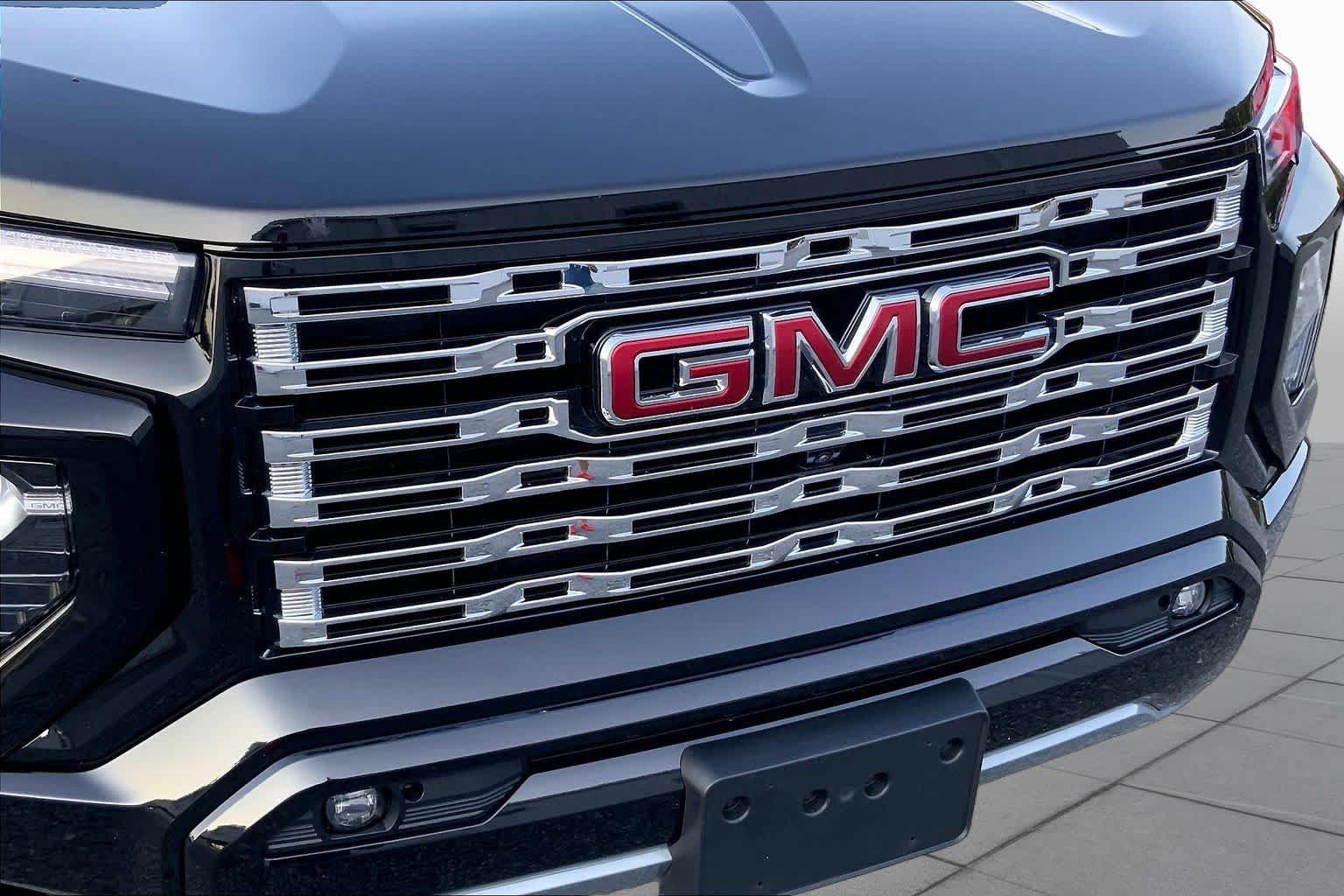 Used 2026 GMC Canyon Denali AWD/4WD image 29