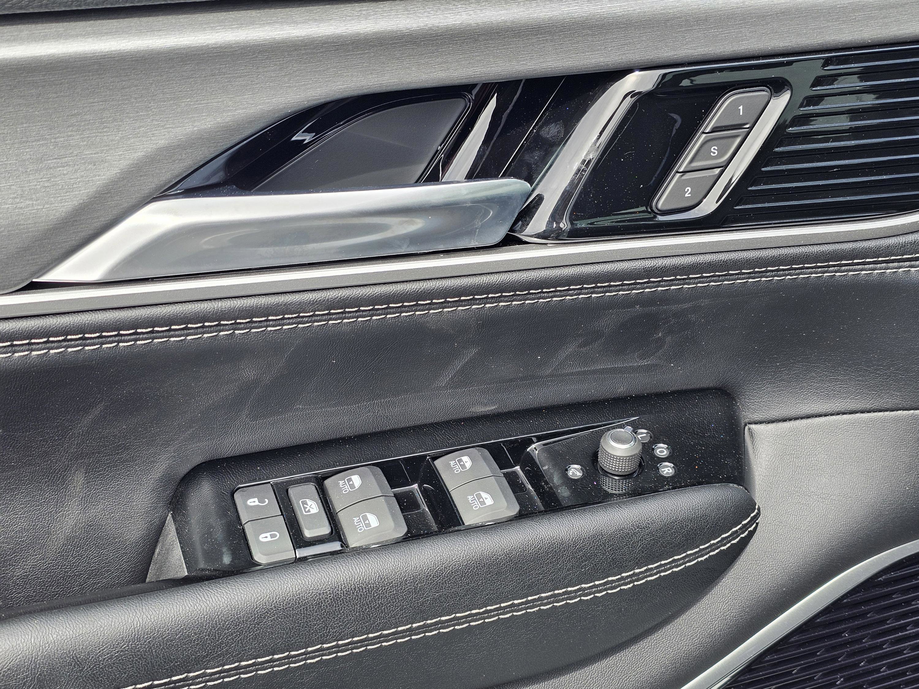 New 2026 Jeep Grand Wagoneer Limited AWD/4WD image 16
