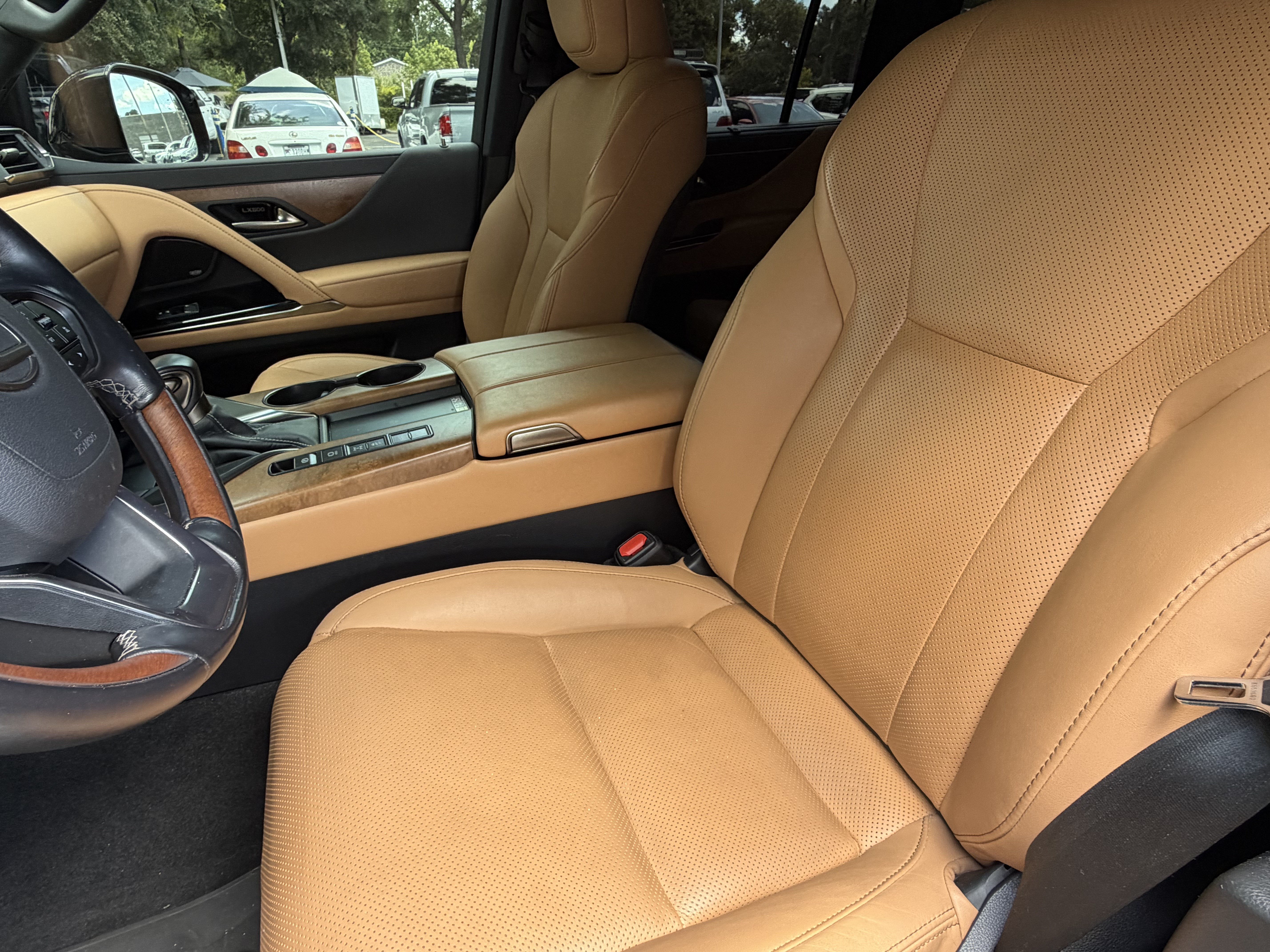Used 2023 Lexus LX 600 4WD w/ Appearance Package image 17