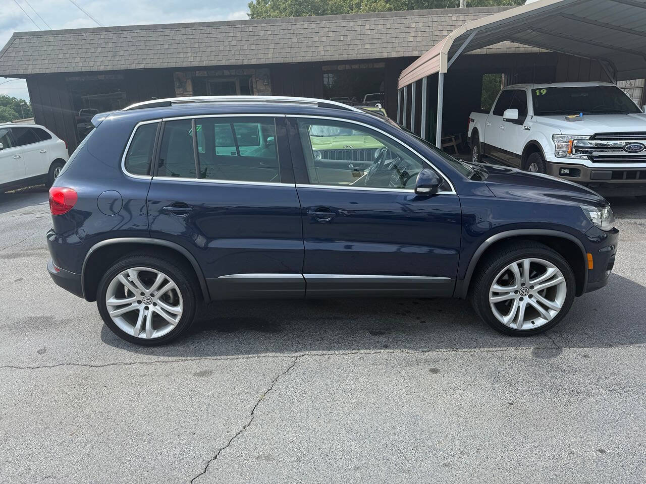 Used 2013 Volkswagen Tiguan S FWD image 3