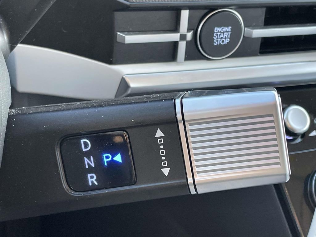 Used 2025 Hyundai Santa Fe SE image 14