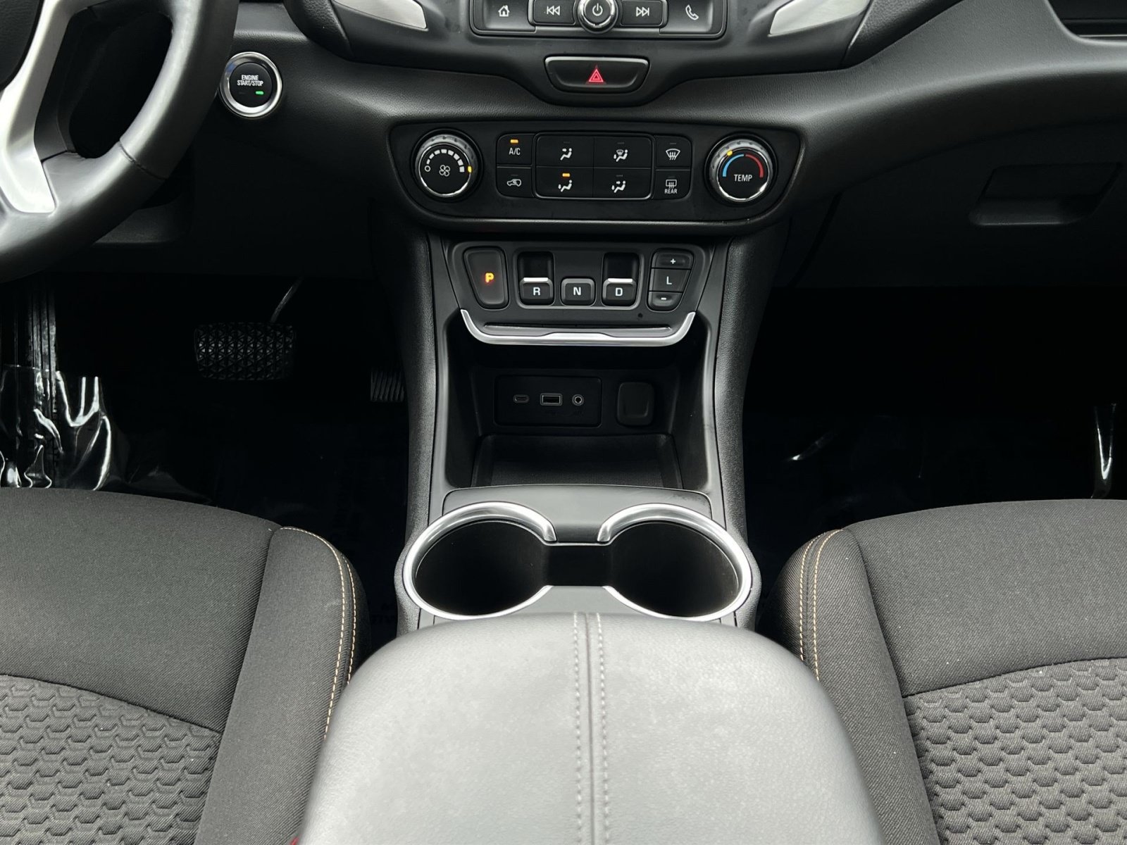 Used 2021 GMC Terrain SLE FWD image 28