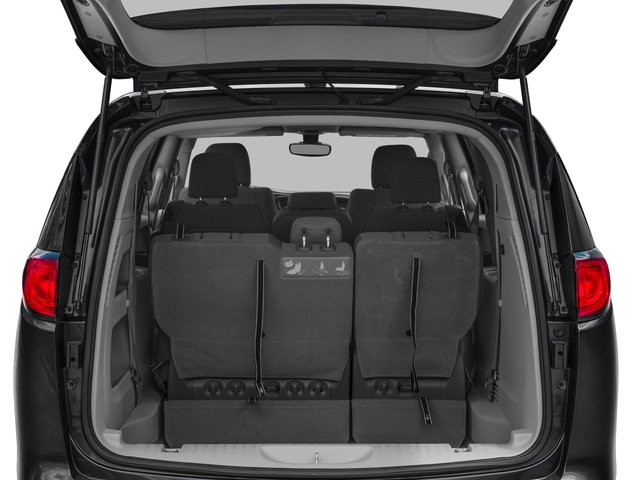 Certified 2017 Chrysler Pacifica Touring FWD image 12
