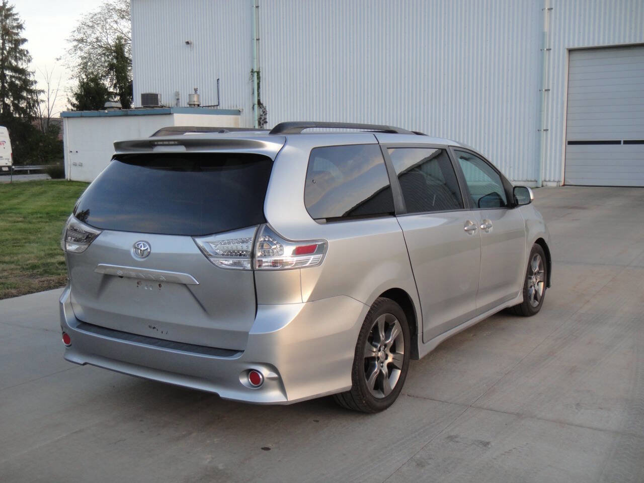 Used 2016 Toyota Sienna SE Premium image 6