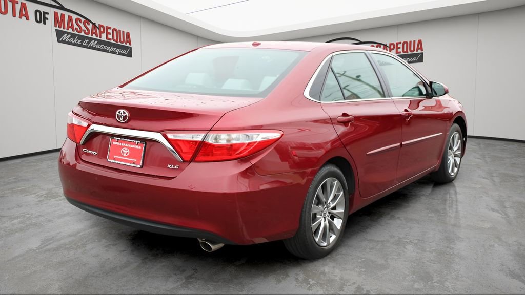 Used 2015 Toyota Camry XLE w/ Moonroof Package FWD image 5