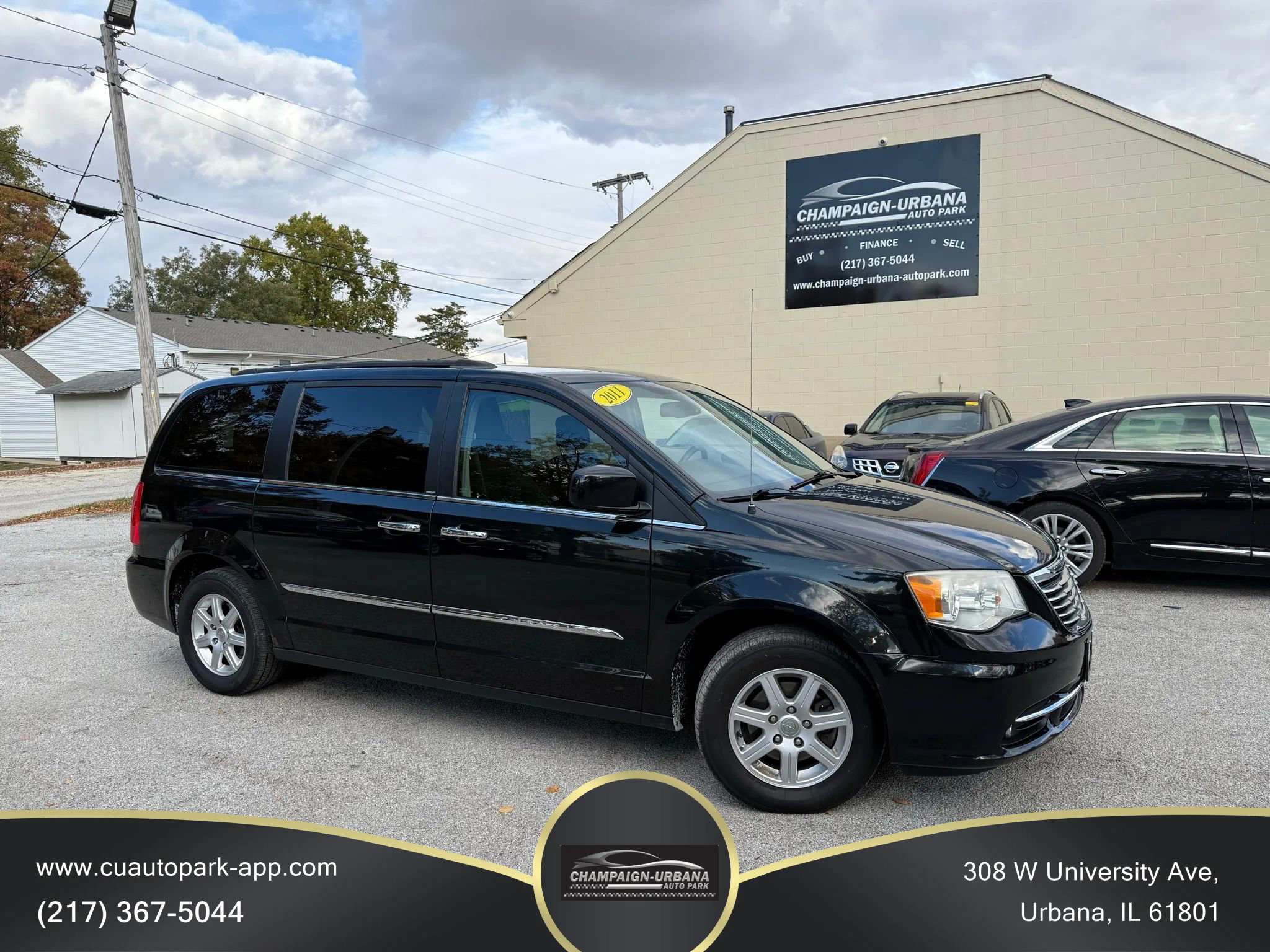 Used 2011 Chrysler Town & Country Touring w/ Driver Convenience Group