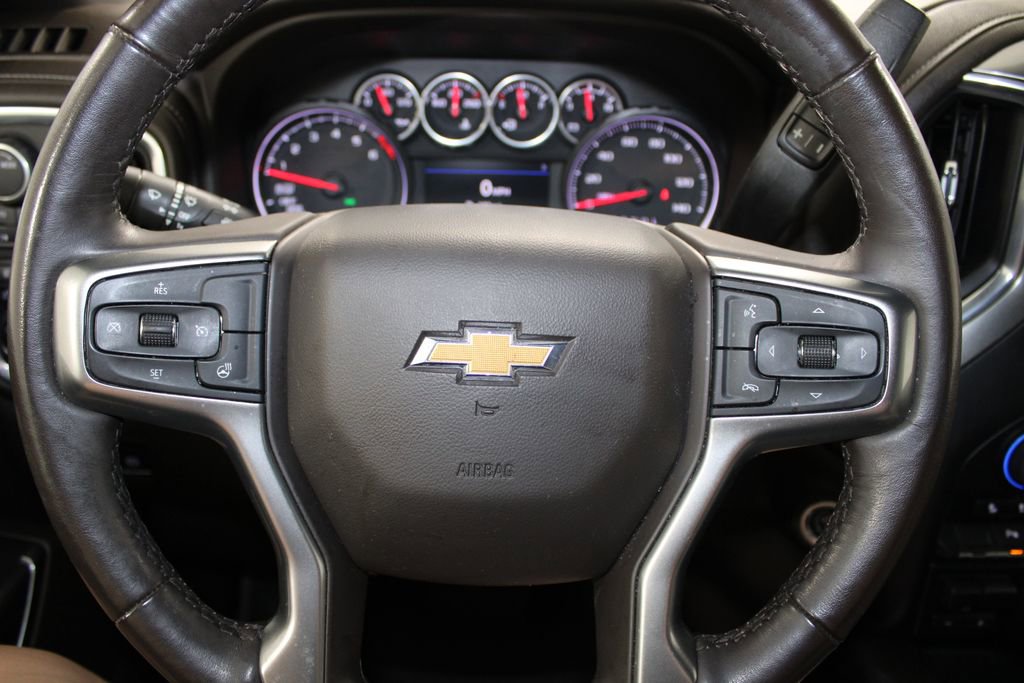 Used 2022 Chevrolet Silverado 1500 LTZ AWD/4WD image 38