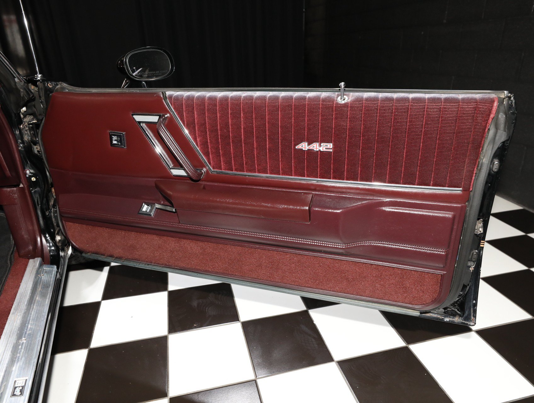 Used 1987 Oldsmobile Cutlass Supreme Salon RWD image 34