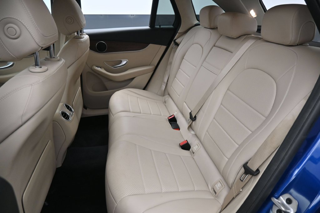 Used 2022 Mercedes-Benz GLC 300 w/ Premium Package Lite image 27