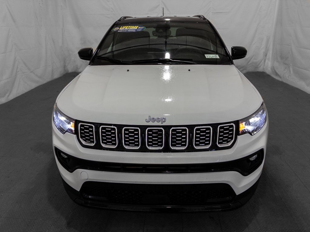 Used 2025 Jeep Compass Limited image 2
