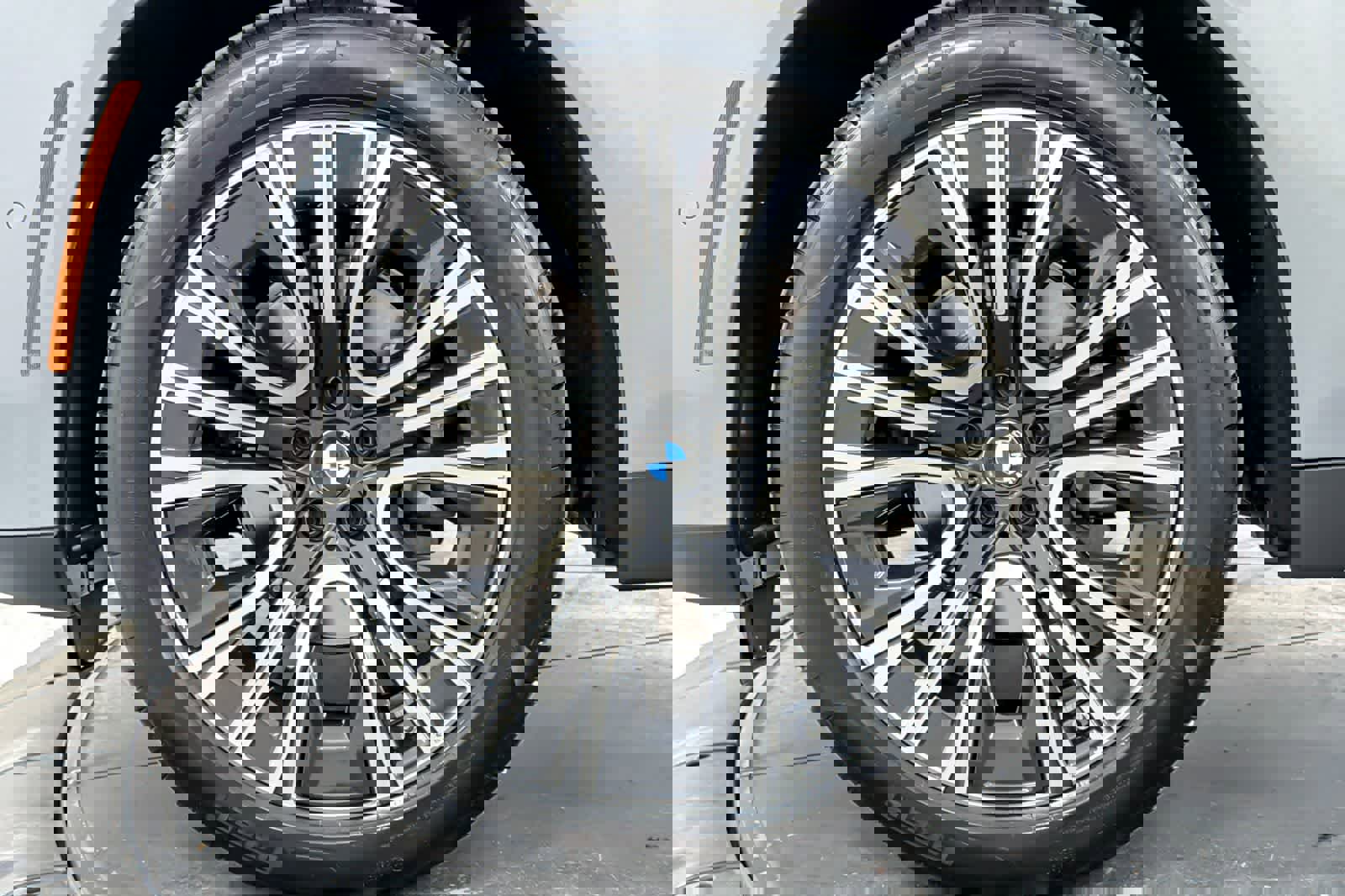 Used 2025 BMW X3 xDrive30i w/ Convenience Package image 26