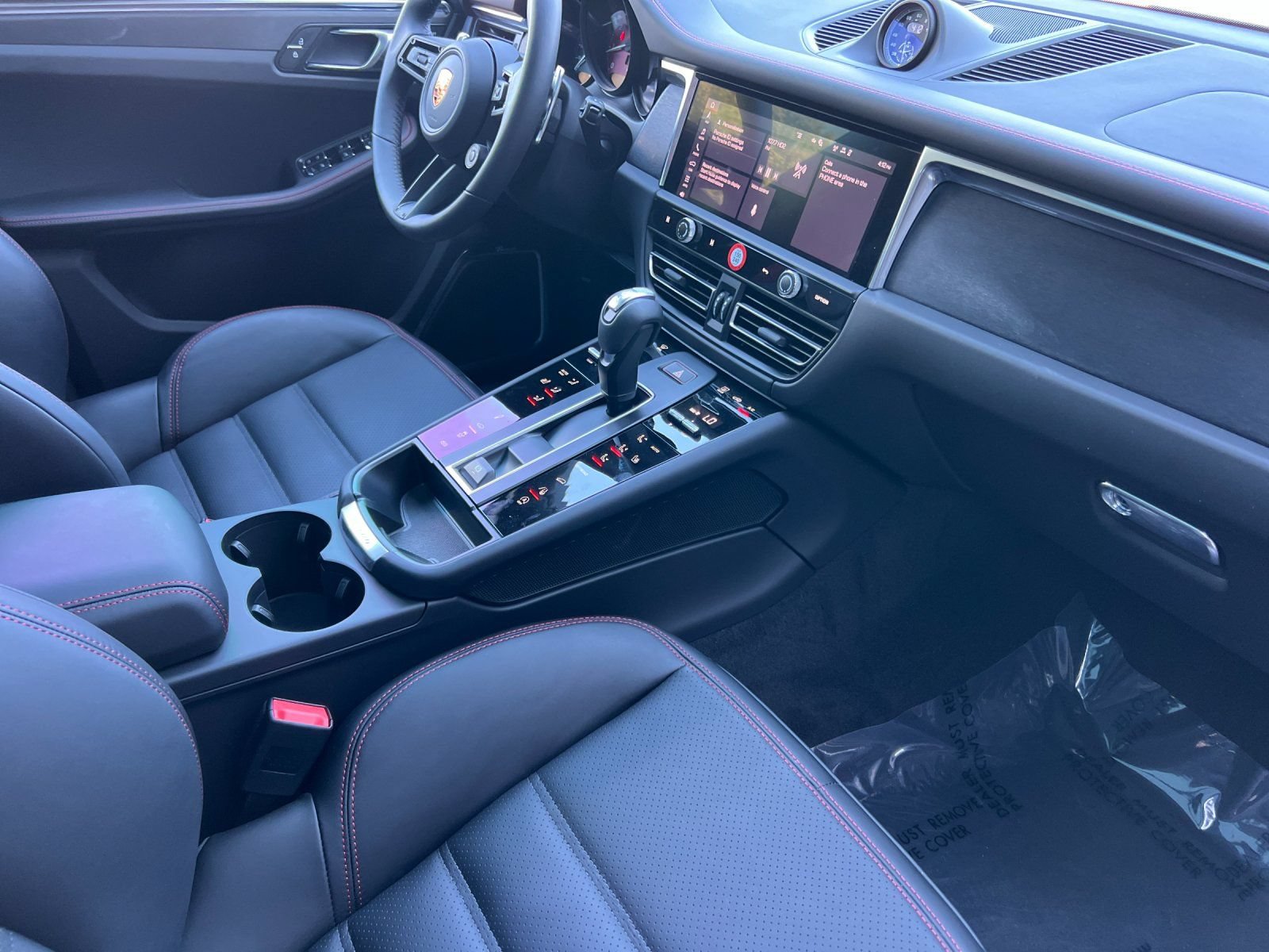 Certified 2026 Porsche Macan GTS AWD/4WD image 17