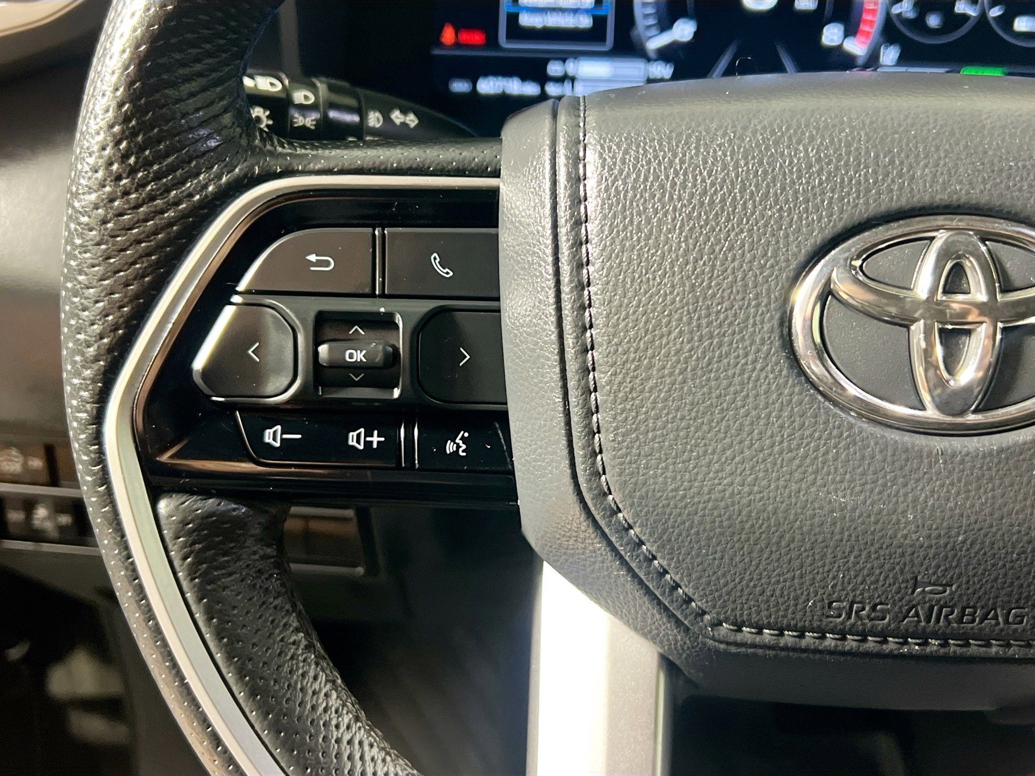 Used 2023 Toyota Tundra Platinum AWD/4WD image 18