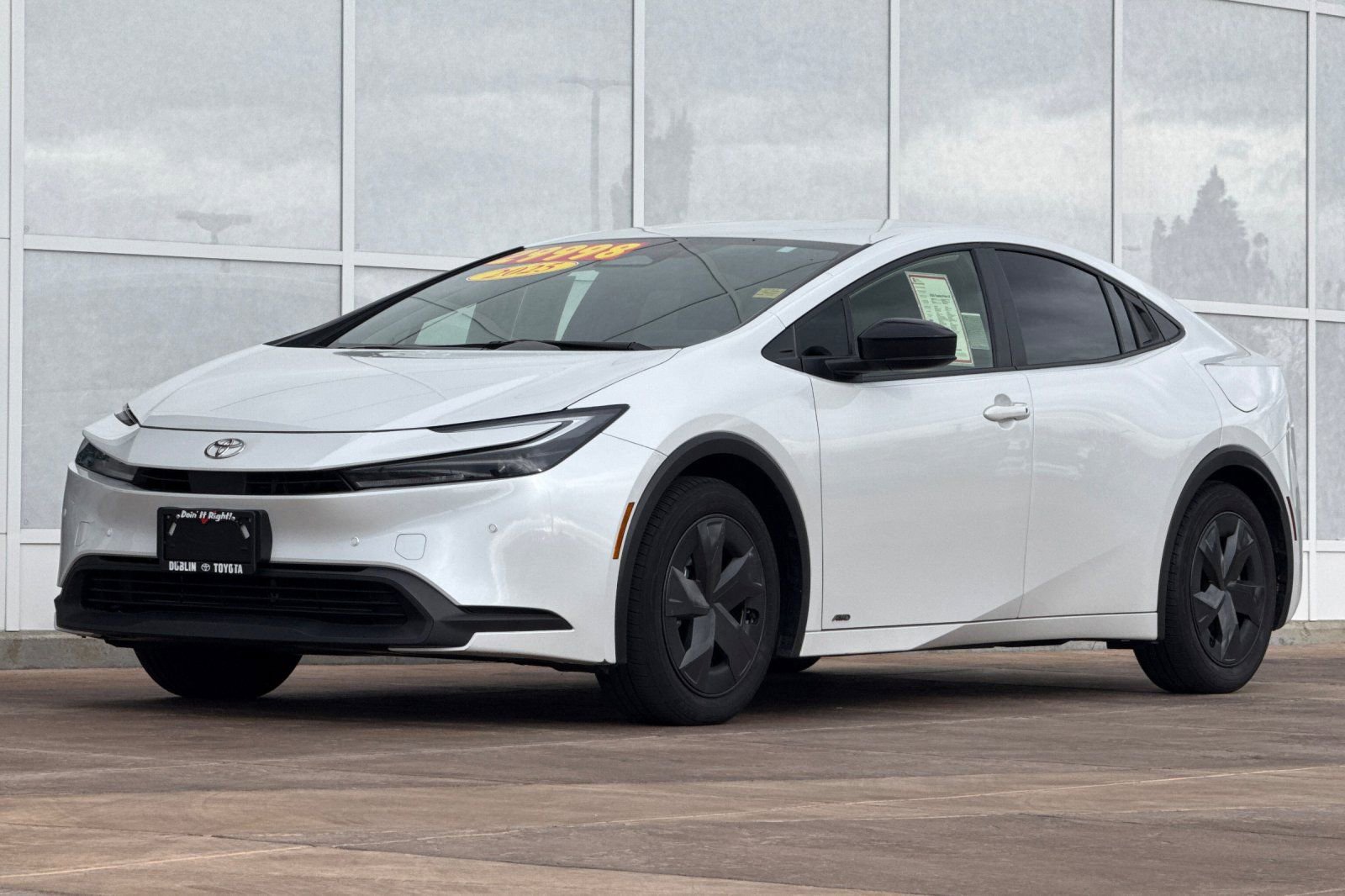 Used 2025 Toyota Prius LE image 8