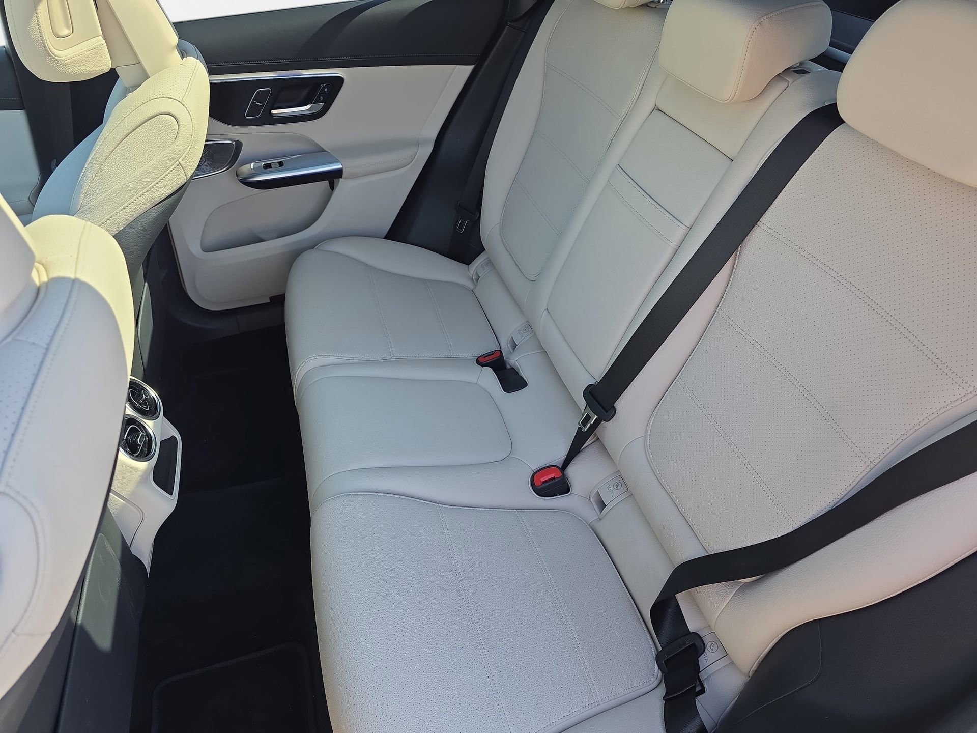 Used 2023 Mercedes-Benz GLC 300 4MATIC image 14