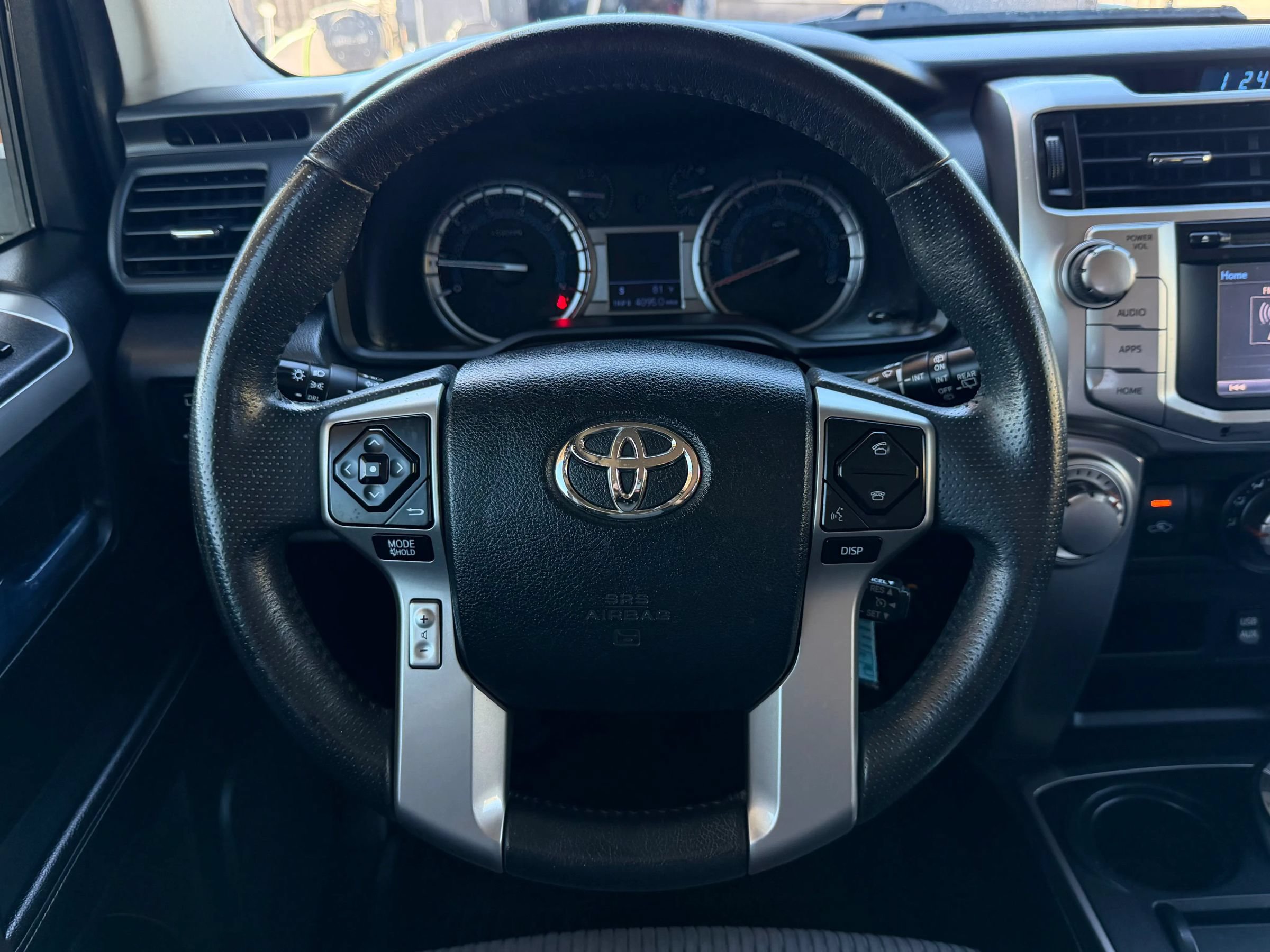 Used 2017 Toyota 4Runner SR5 AWD/4WD image 14