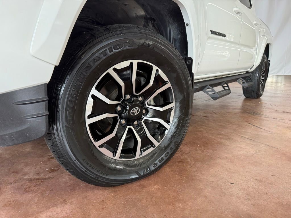 Used 2023 Toyota Tacoma TRD Sport AWD/4WD image 18