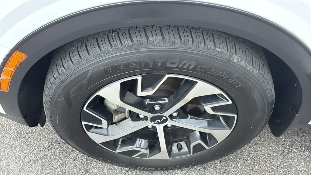 Used 2023 Kia Sportage EX image 32
