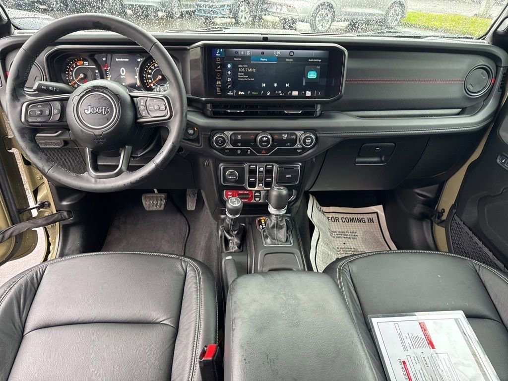Used 2025 Jeep Wrangler Unlimited Rubicon image 44