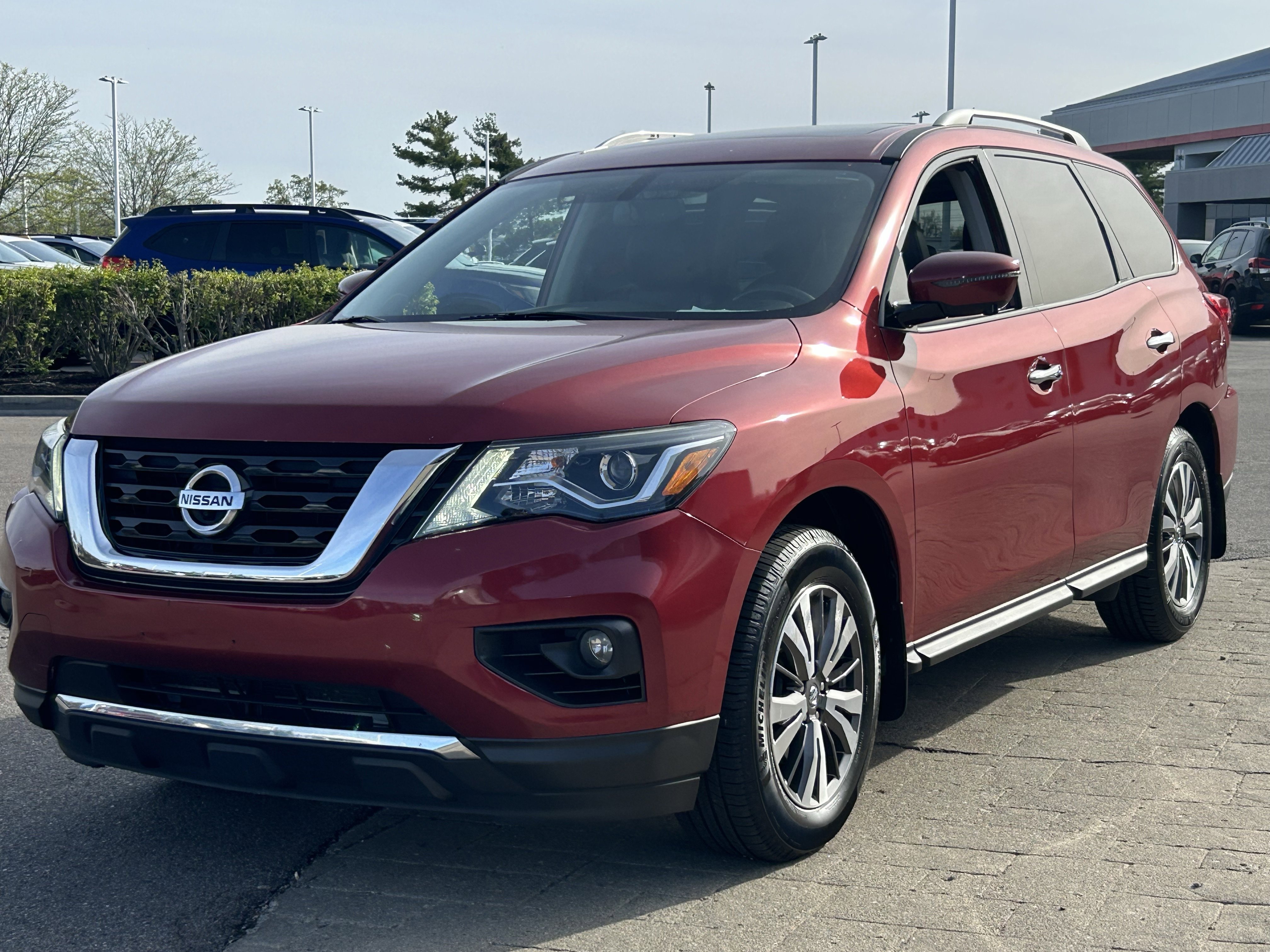 Used 2017 Nissan Pathfinder SL w/ SL Premium Package image 3