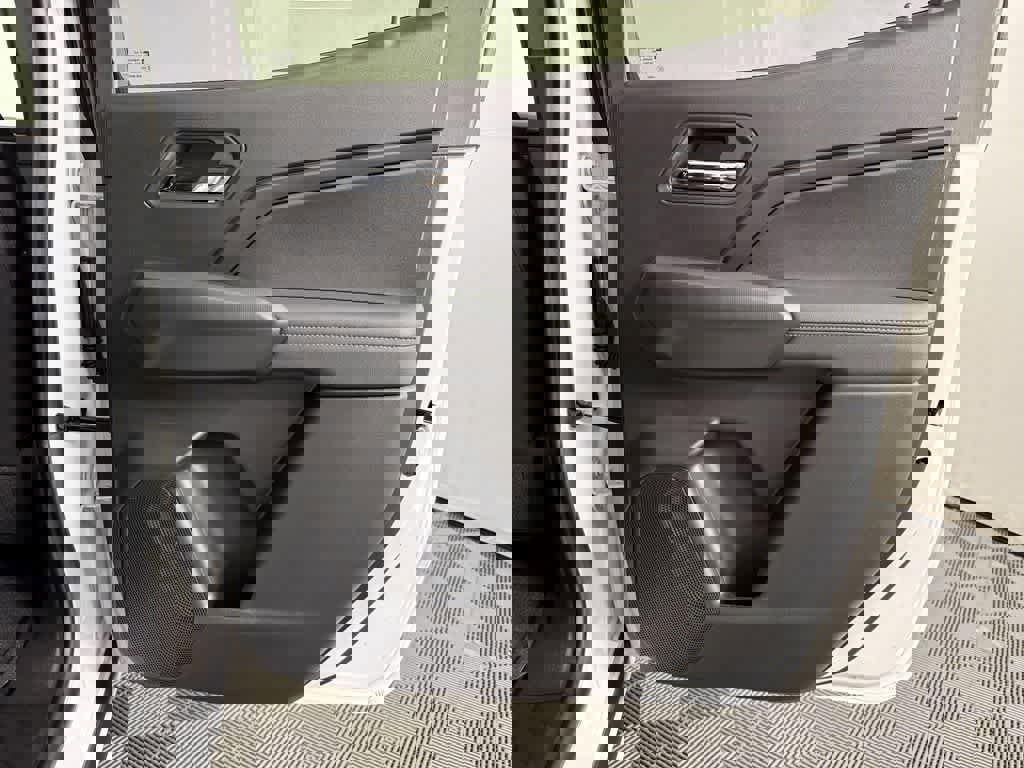 New 2026 GMC Canyon Elevation w/ Convenience Package image 27