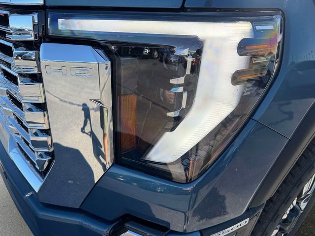 New 2026 GMC Sierra 2500 Denali w/ Denali Reserve Package AWD/4WD image 9