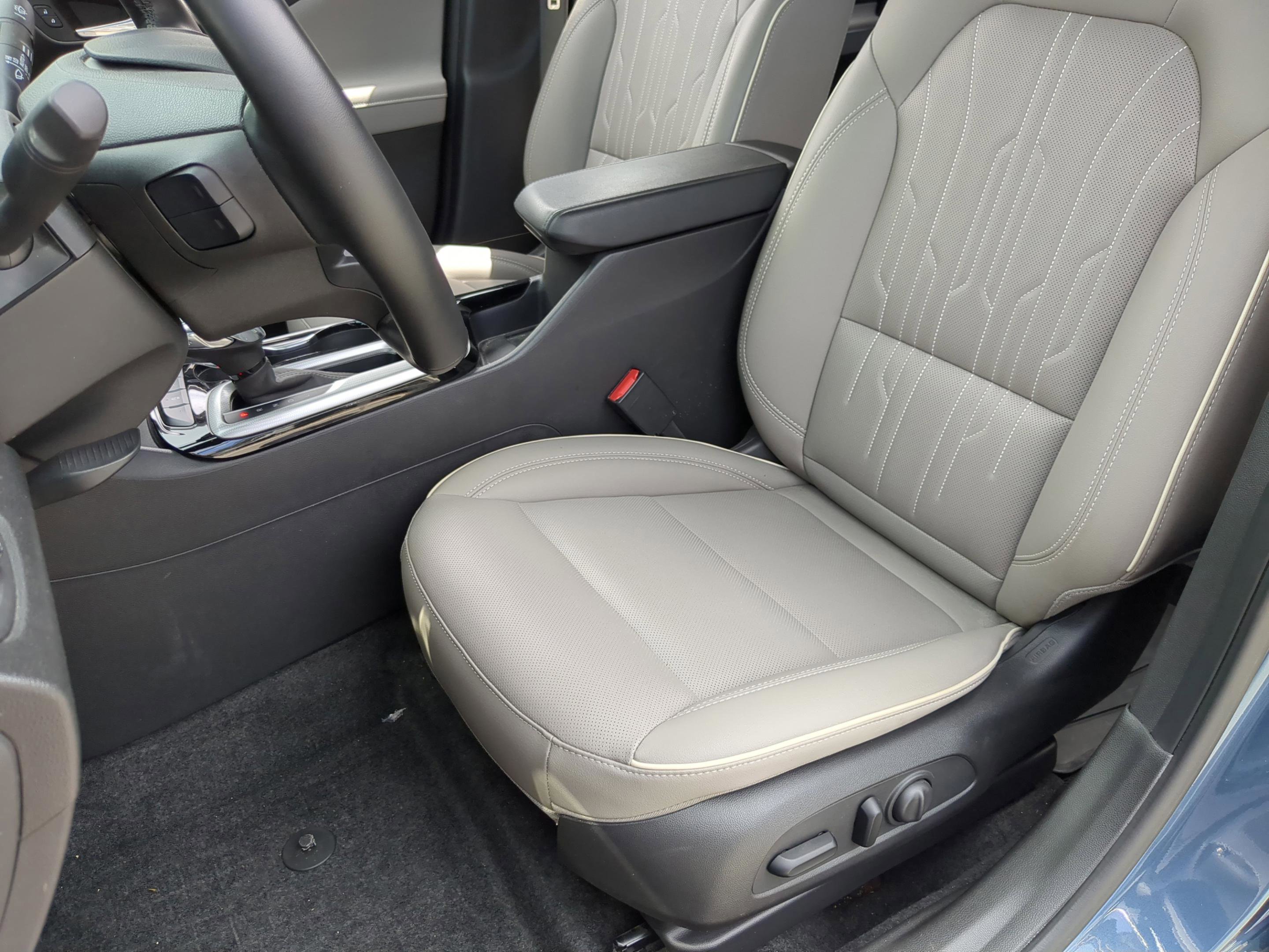 Used 2024 Buick Envista Avenir image 30