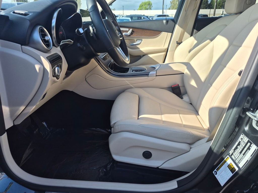 Used 2022 Mercedes-Benz GLC 300 image 19
