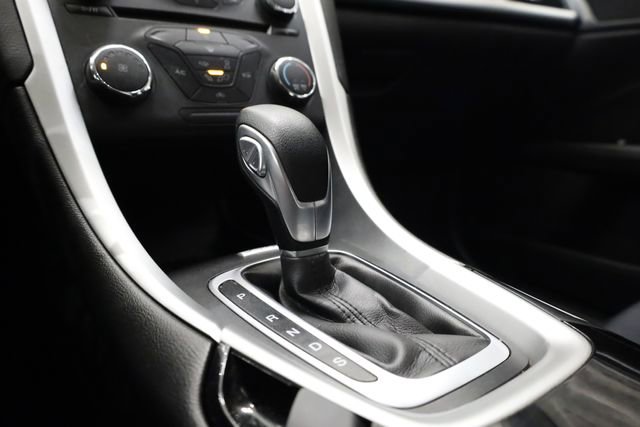 Used 2015 Ford Fusion SE image 25