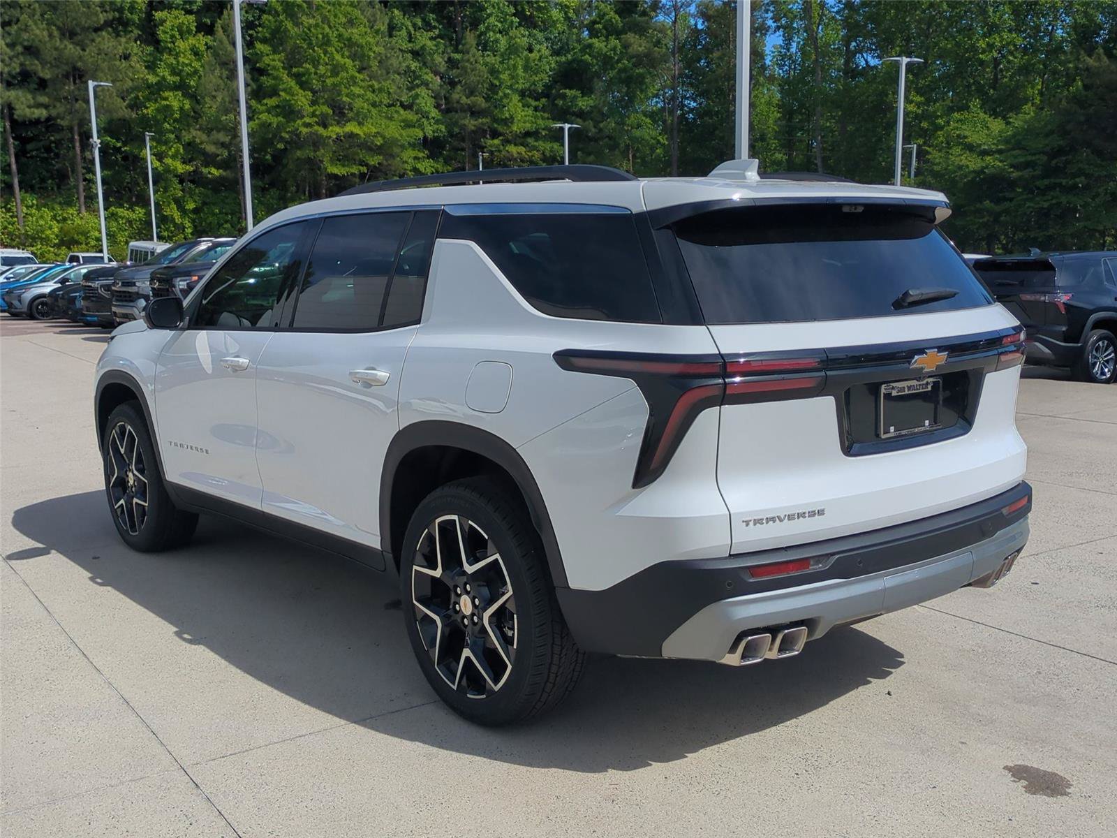 New 2026 Chevrolet Traverse LT w/ Driver Confidence Package FWD image 3