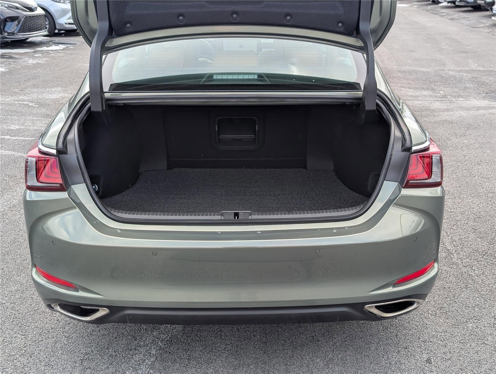 Used 2024 Lexus ES 350 w/ Technology Package image 13