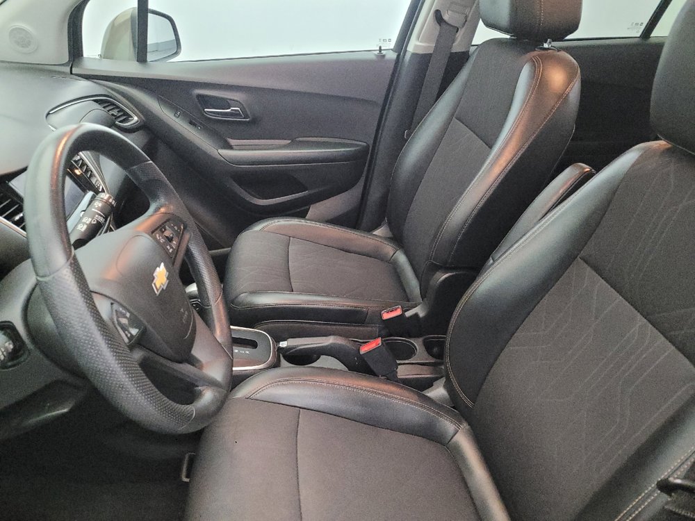 Used 2021 Chevrolet Trax LT image 17
