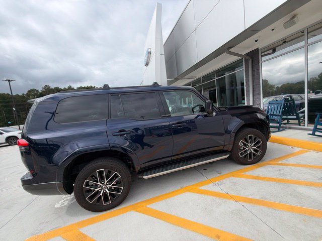 Used 2025 Lexus GX 550 w/ Accessory Package (2T) AWD/4WD image 13
