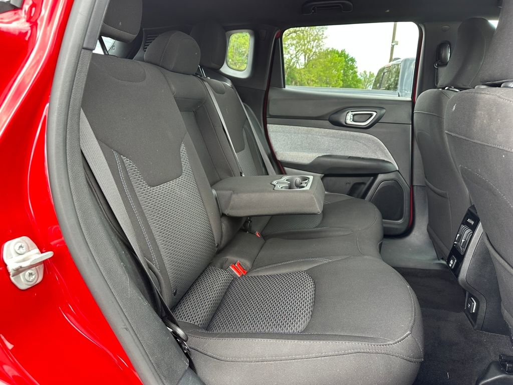 Used 2023 Jeep Compass Sport image 18