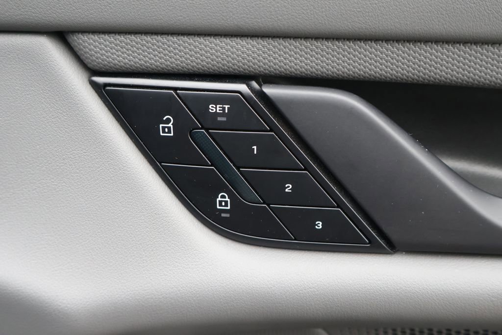 Used 2022 Porsche Taycan image 43