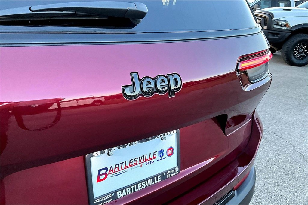 Used 2025 Jeep Grand Cherokee L Altitude image 14