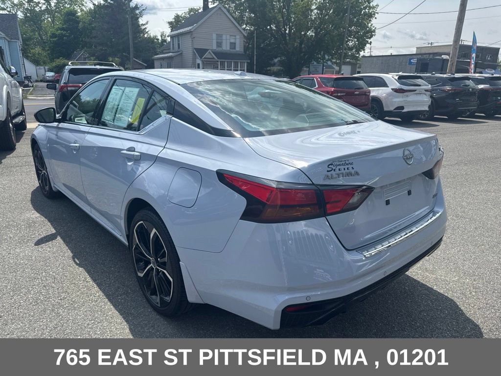 Used 2023 Nissan Altima 2.5 SR AWD/4WD image 6
