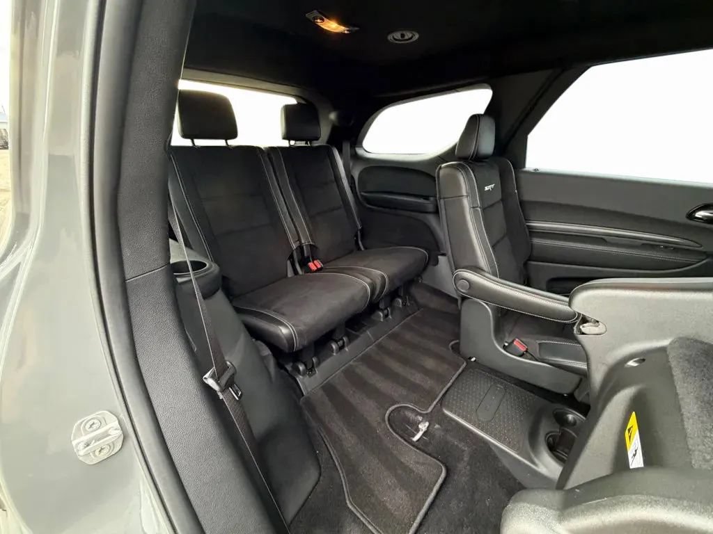 Used 2022 Dodge Durango SRT w/ Technology Group AWD/4WD image 32