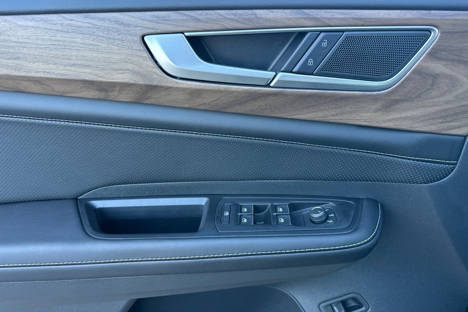 New 2026 Volkswagen Atlas SE image 10