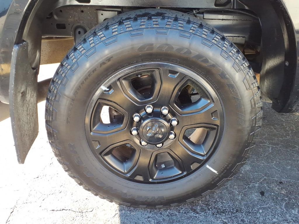 Used 2015 RAM 2500 Laramie w/ Black Appearance Group image 8