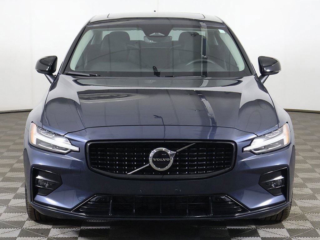 Used 2024 Volvo S60 B5 Core image 12