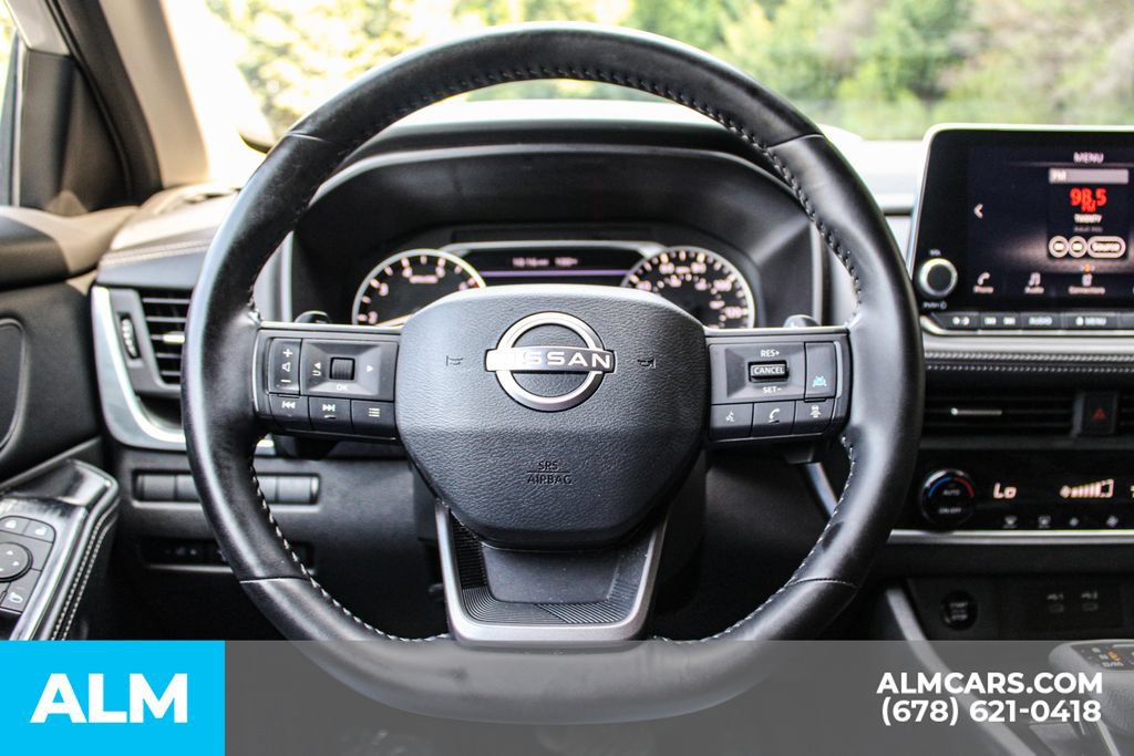 Used 2025 Nissan Rogue SV FWD image 23
