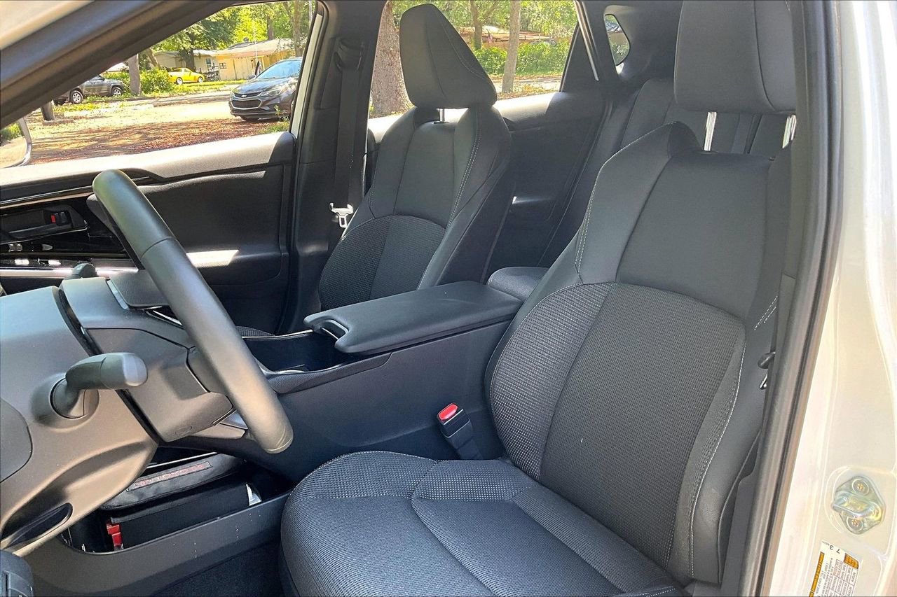 Used 2025 Toyota bZ4X AWD image 18