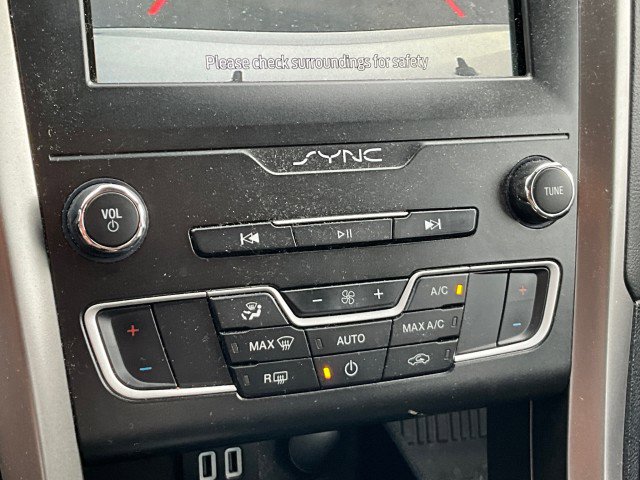 Used 2020 Ford Fusion SE image 6