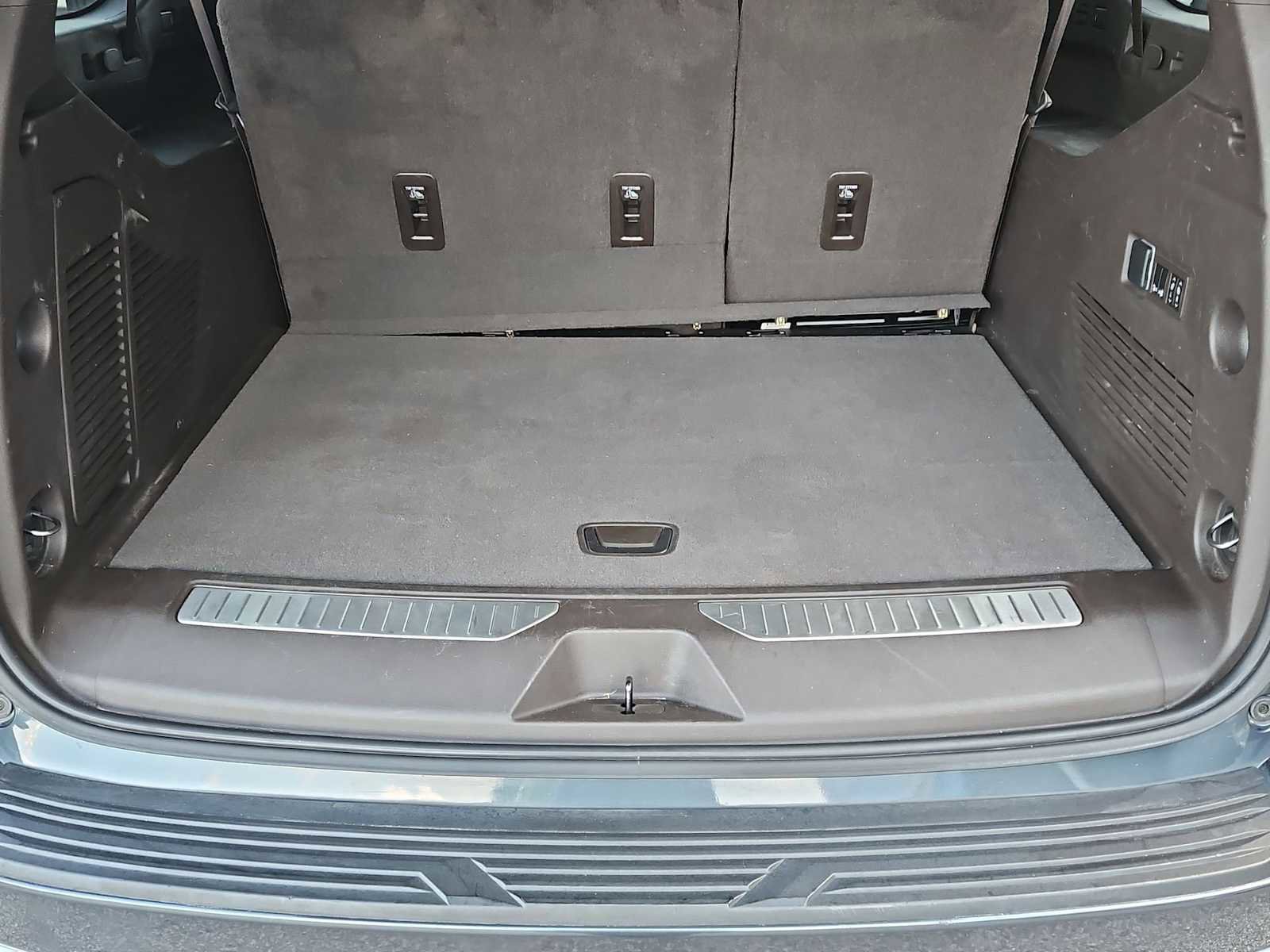 Used 2021 GMC Yukon XL Denali w/ Denali Premium Package image 36