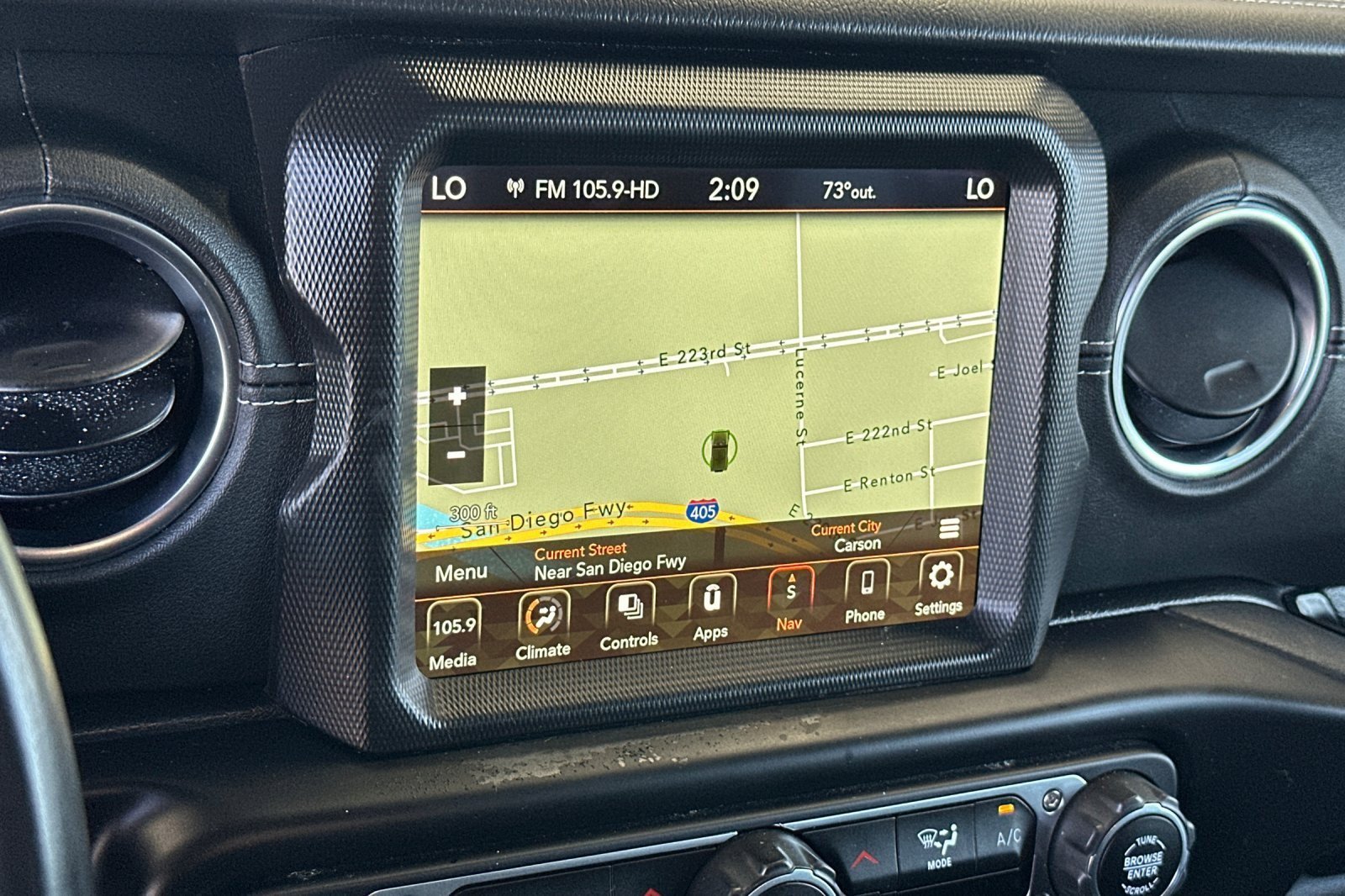 Used 2022 Jeep Wrangler Unlimited Sahara w/ LED Lighting Group AWD/4WD image 18