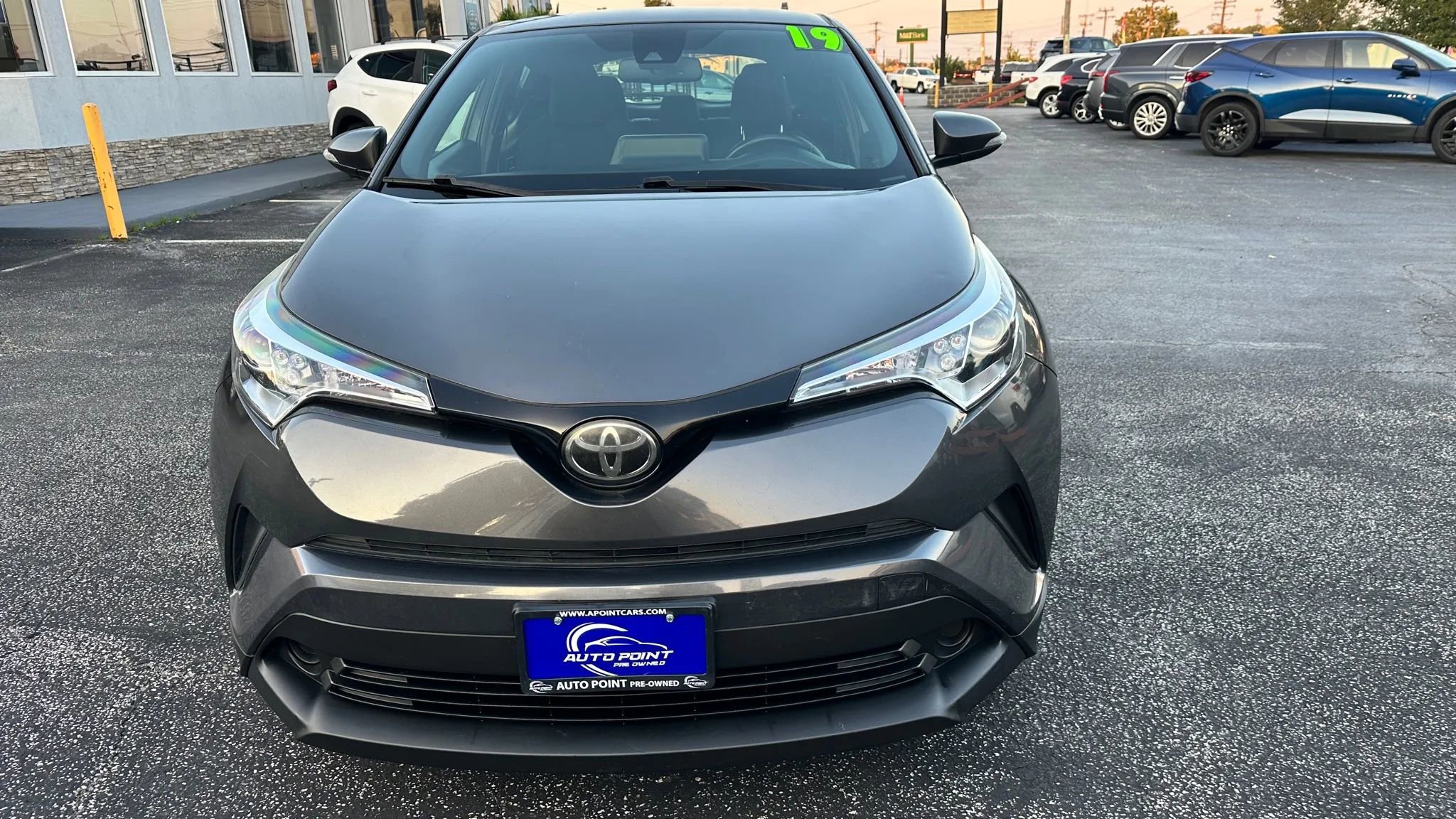 Used 2019 Toyota C-HR XLE image 2