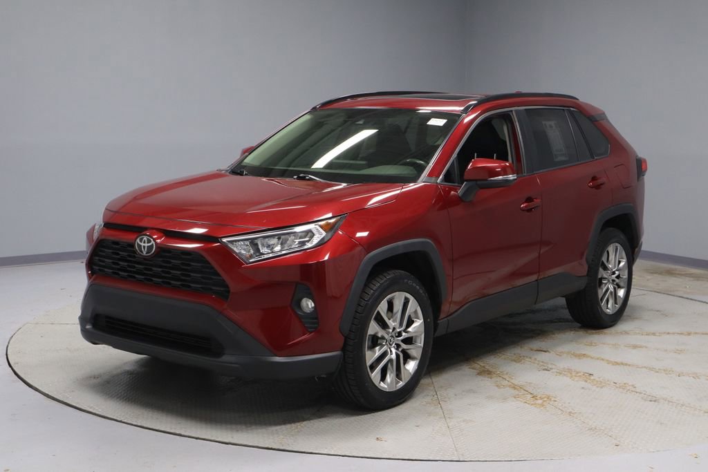 Used 2019 Toyota RAV4 XLE Premium w/ Cold Weather Package image 7