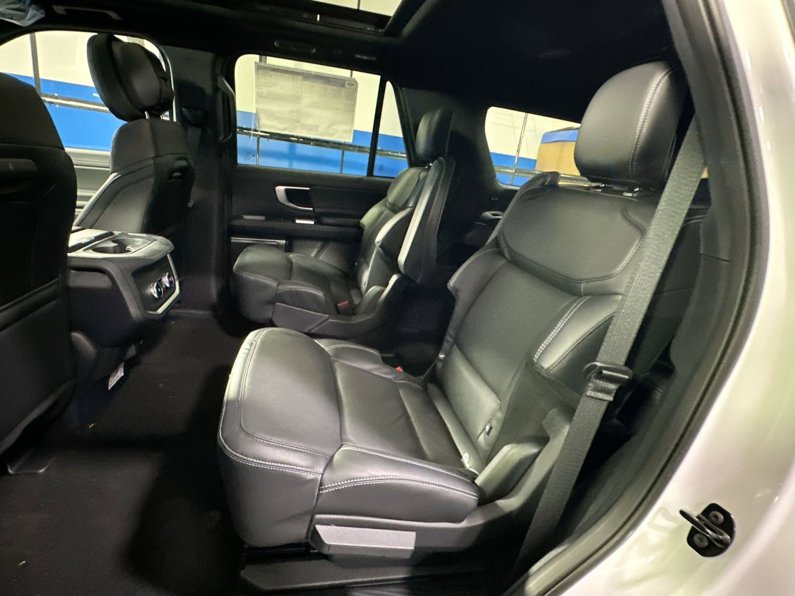 New 2026 Ford Expedition Platinum w/ Stealth Appearance Package image 33